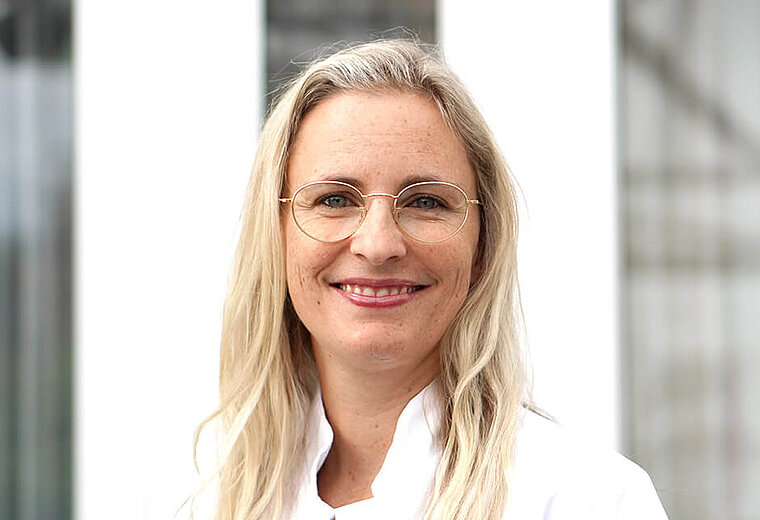 Dr. med.  Yvonne Lenhardt-Pfeiffer